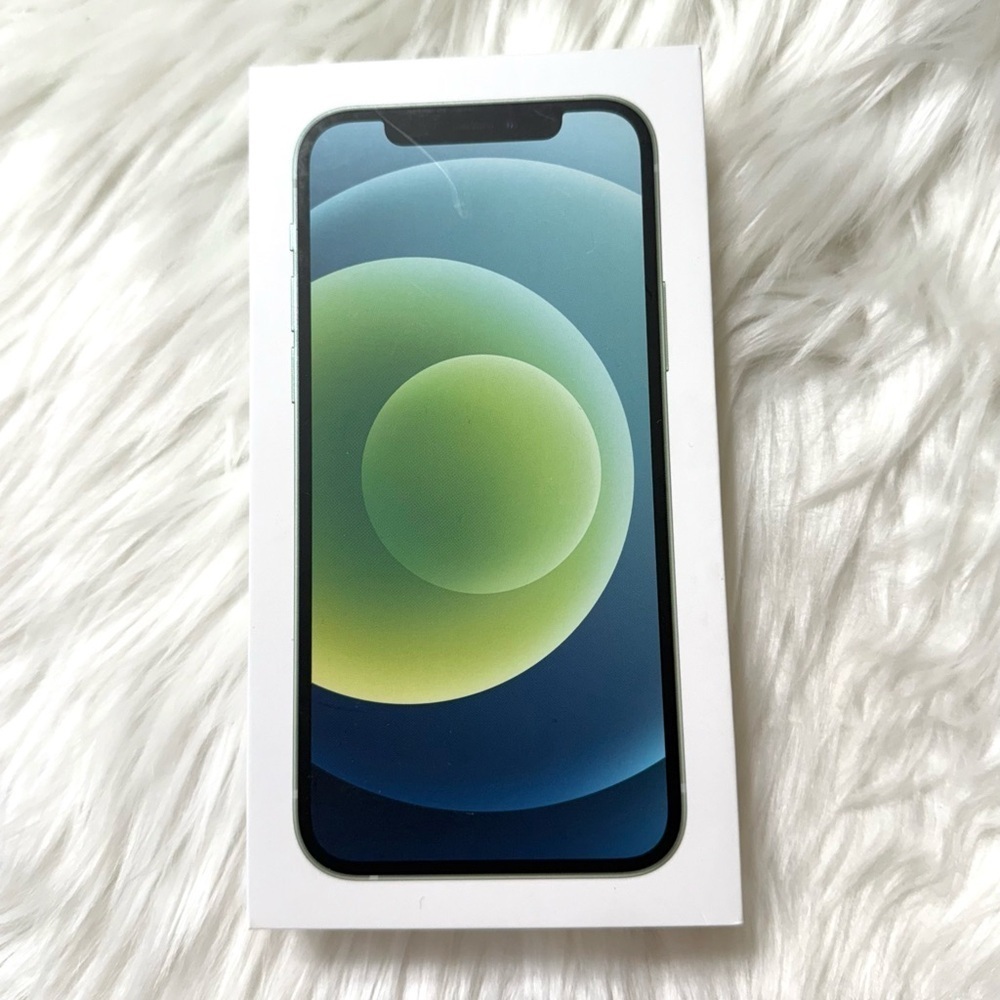 Apple iPhone 12 Box Empty And USB To C Lightening Cable